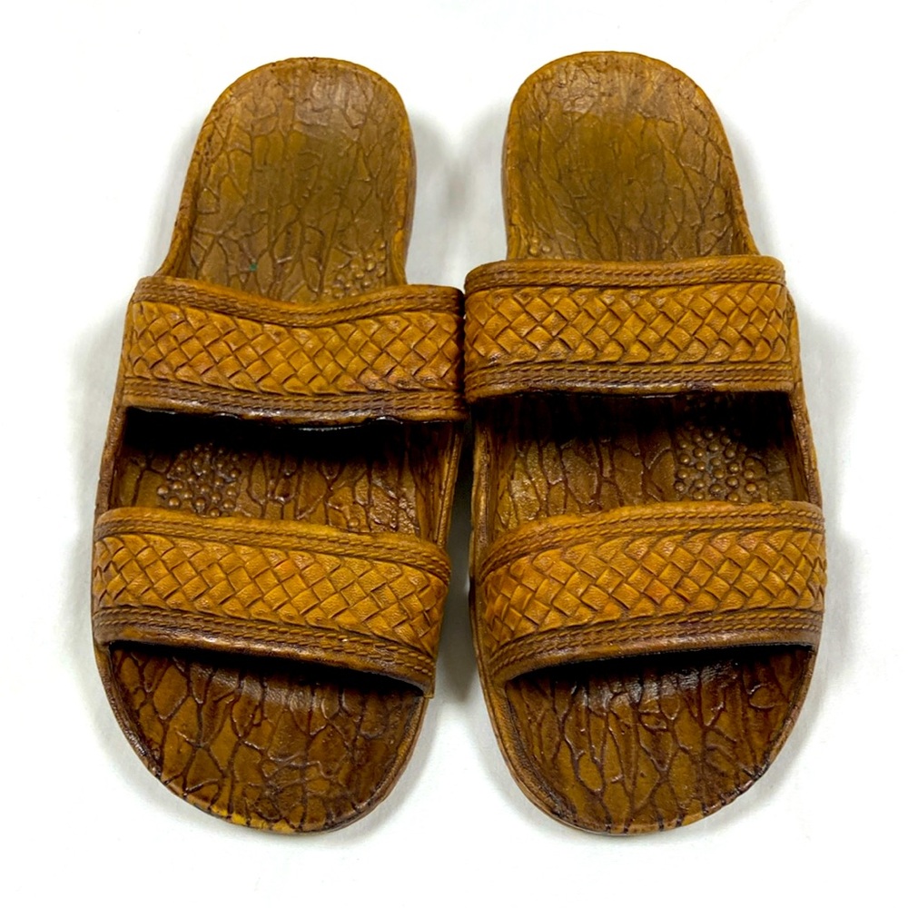 Made in Taiwan R.O.C. Women’s tan and brown sandals size 9